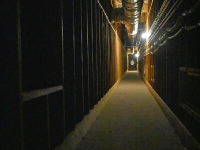 Upstaris "Tunnel"